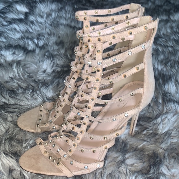 AKIRA Shoes - Beige dressy heels 💕